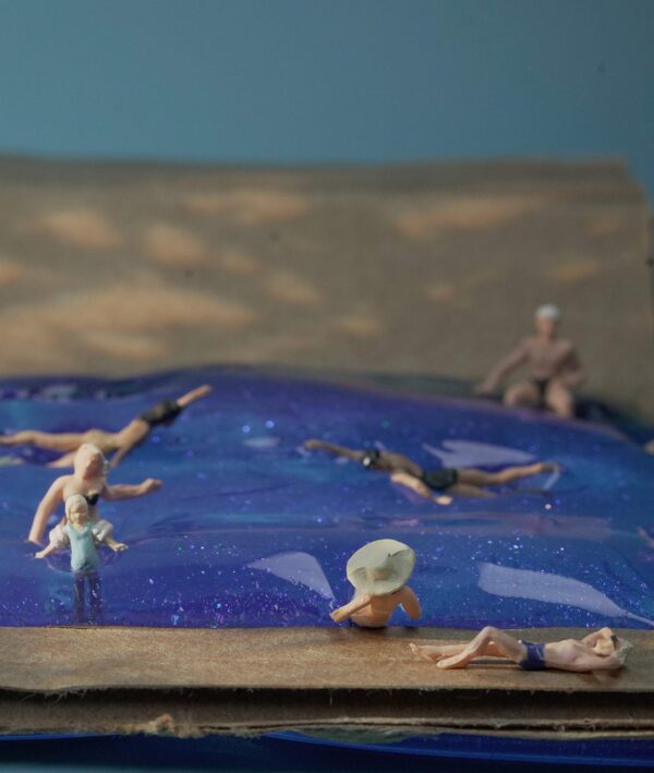 Crazy Aaron's Transparent Thinking Putty - Image 5